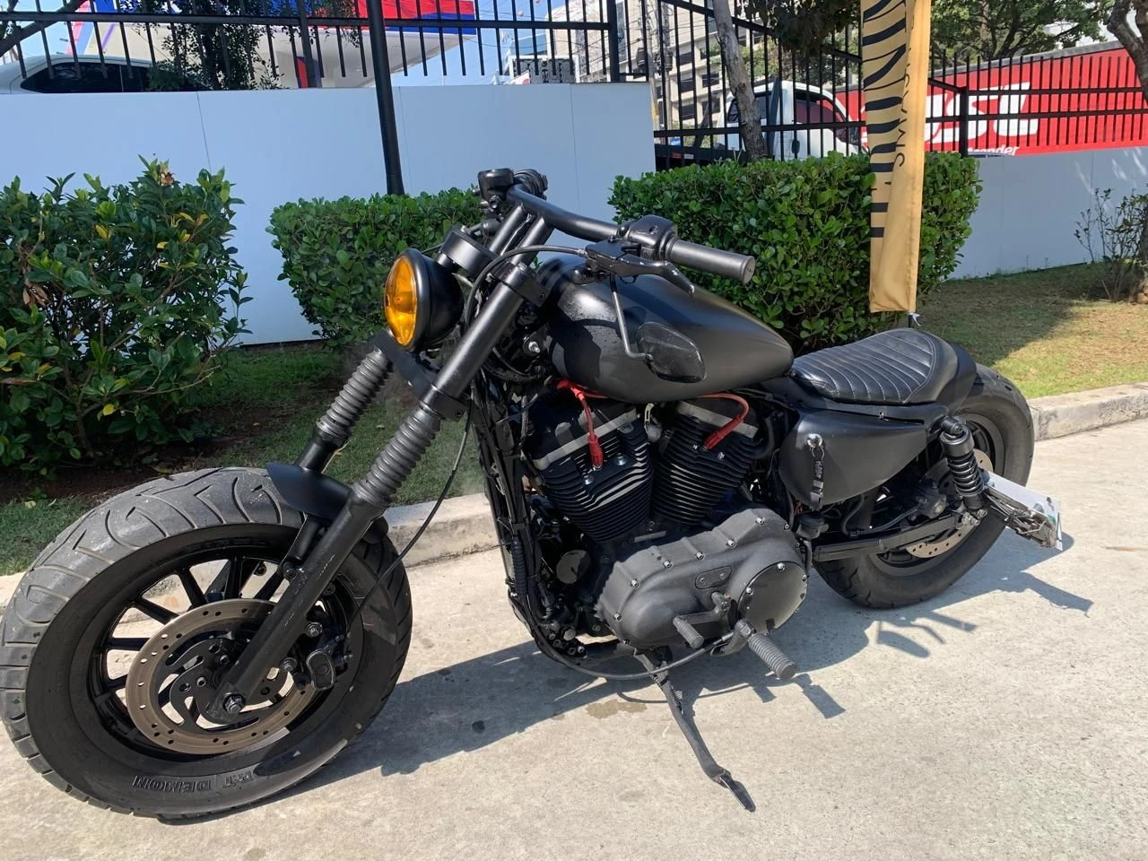 HARLEY-DAVIDSON SPORTSTER XL 883