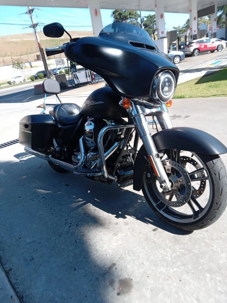 HARLEY-DAVIDSON STREET GLIDE
