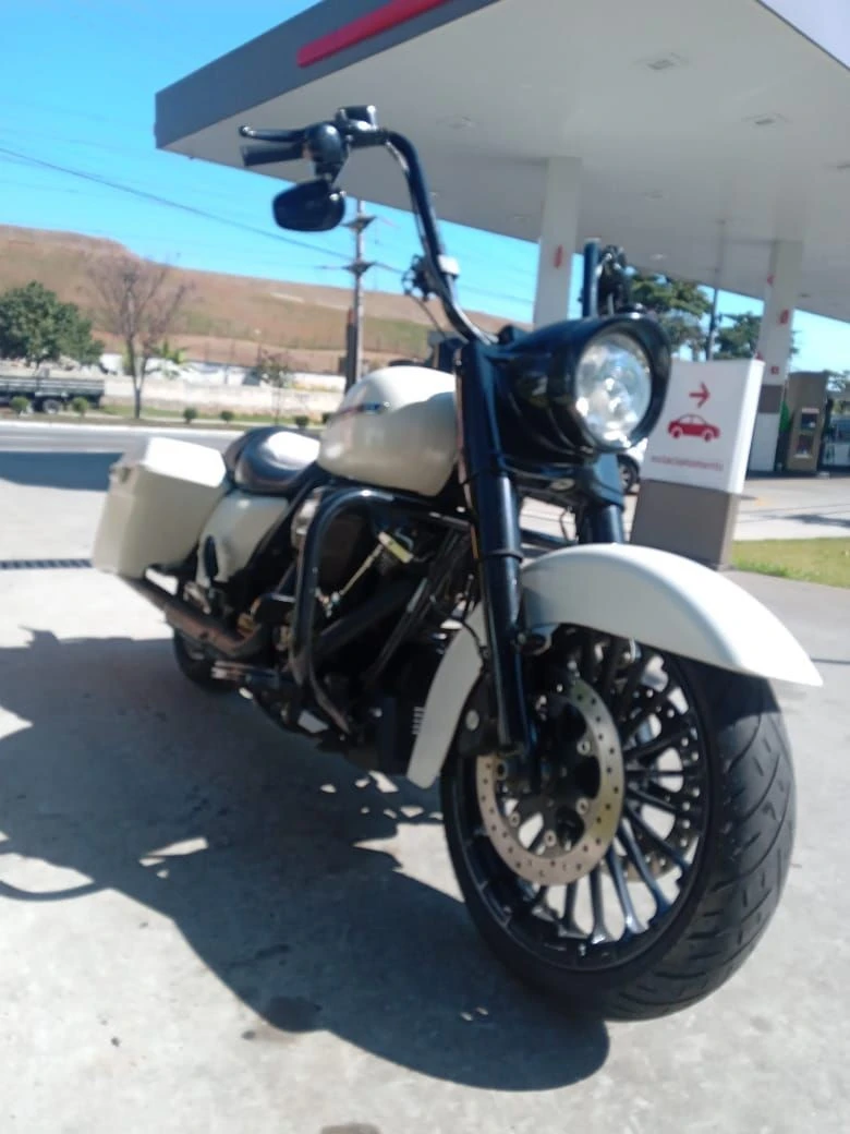 HARLEY-DAVIDSON ROAD KING SPECIAL