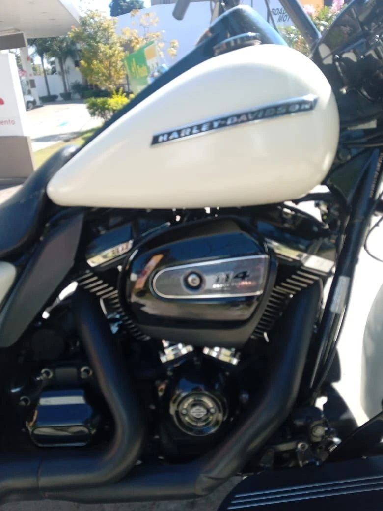 HARLEY-DAVIDSON ROAD KING SPECIAL