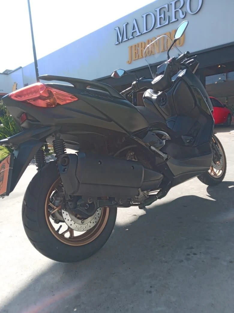 YAMAHA XMAX ABS