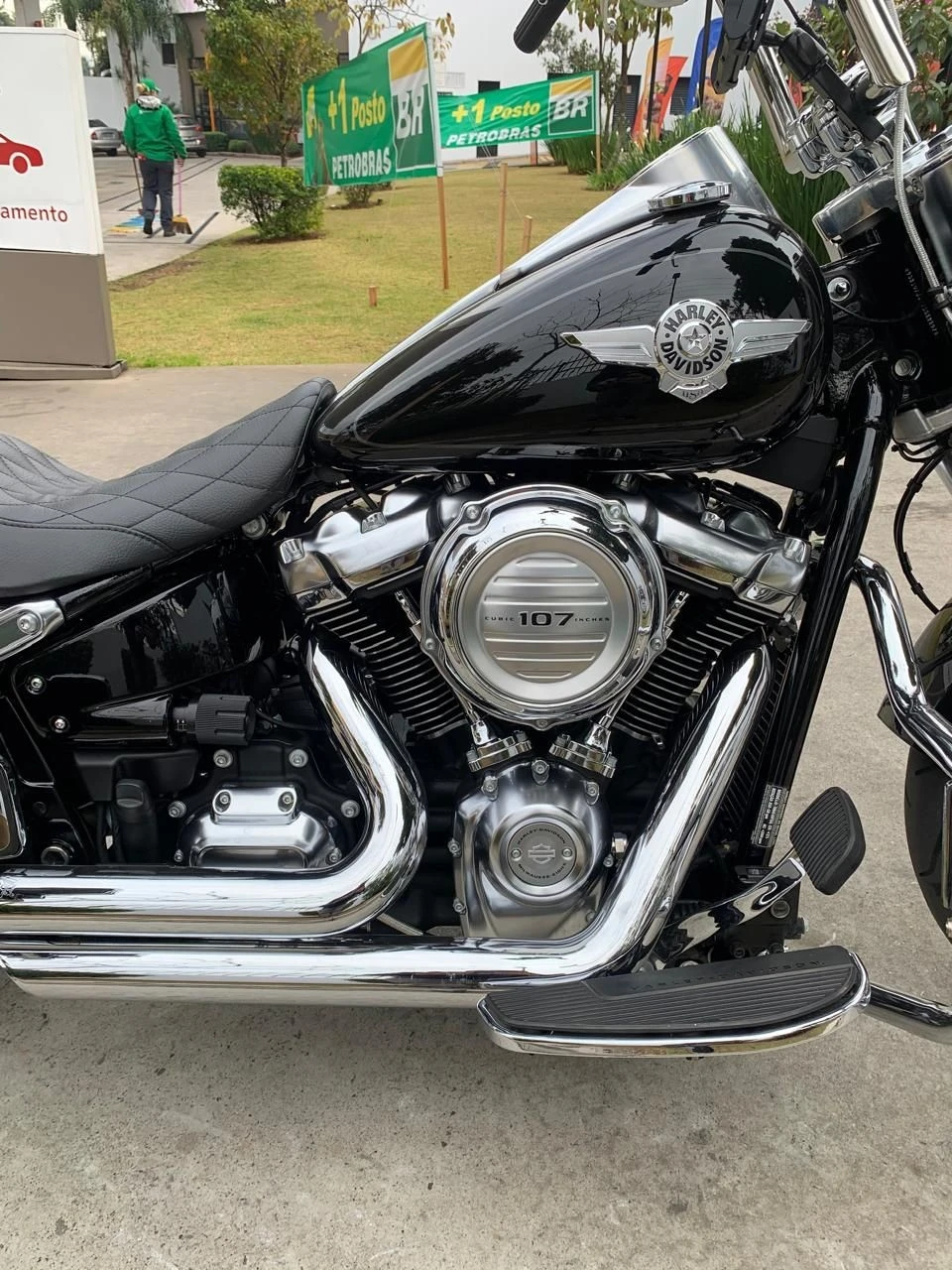 HARLEY-DAVIDSON SOFTAIL FAT BOB 107