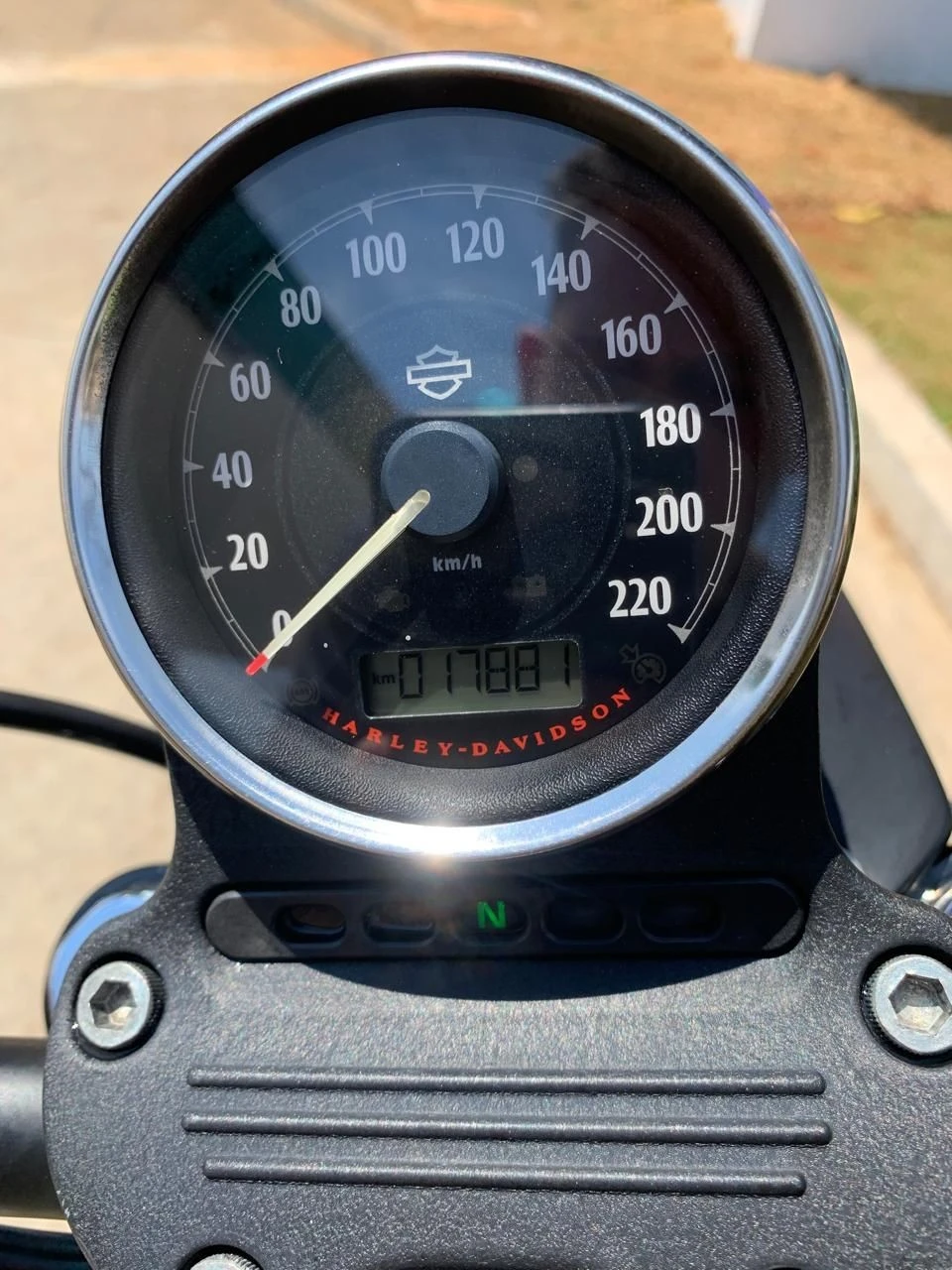 HARLEY-DAVIDSON SPORTSTER IRON 883