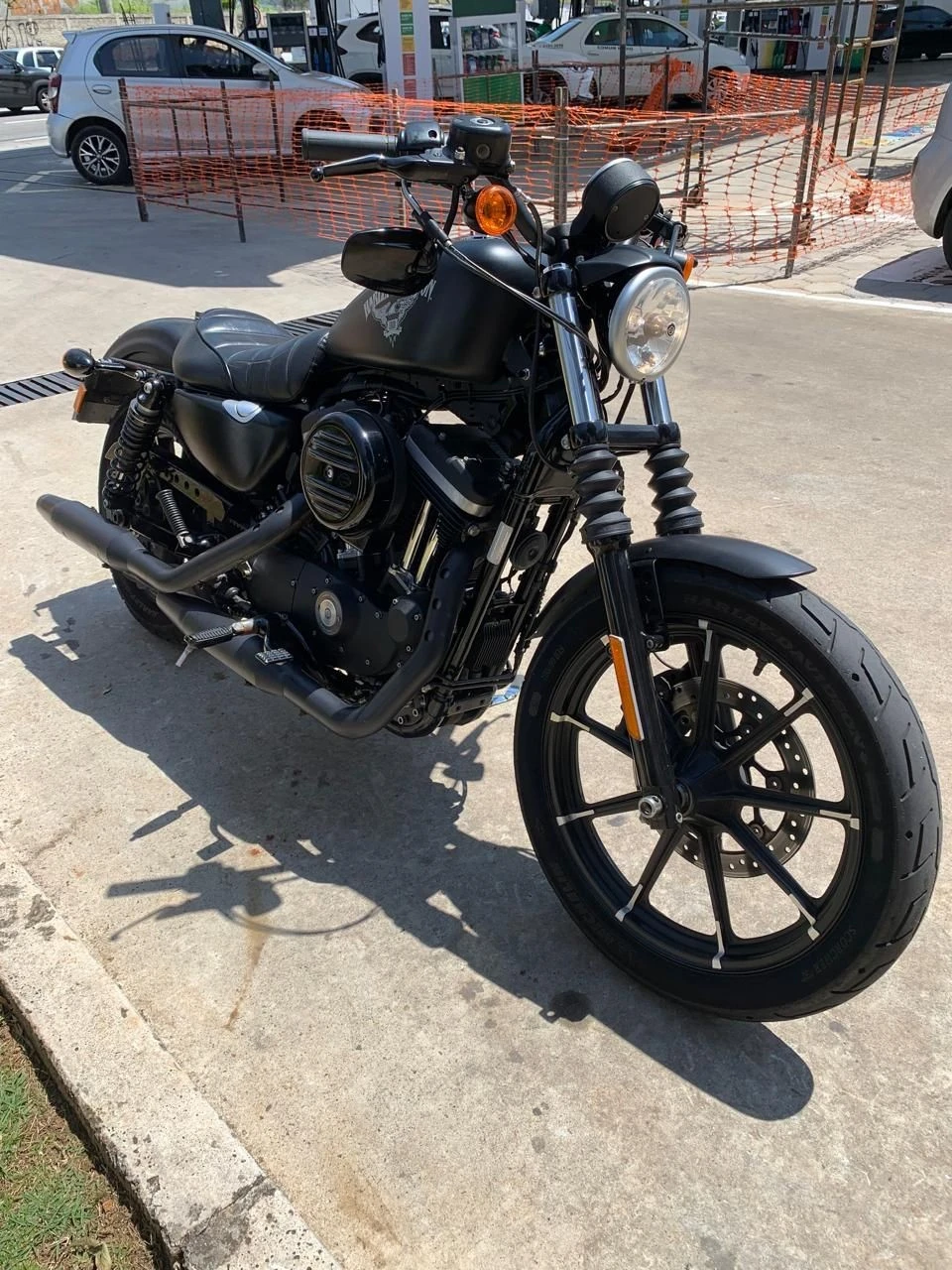 HARLEY-DAVIDSON SPORTSTER IRON 883