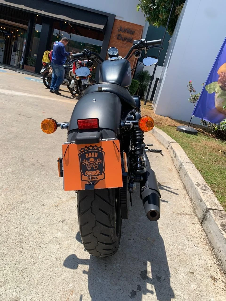 HARLEY-DAVIDSON SPORTSTER IRON 883