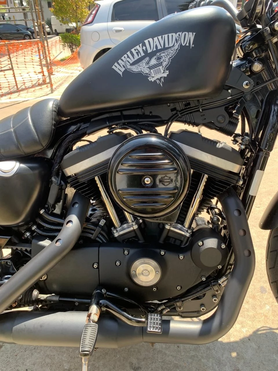 HARLEY-DAVIDSON SPORTSTER IRON 883