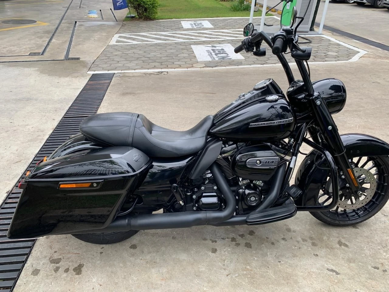 HARLEY-DAVIDSON ROAD KING SPECIAL