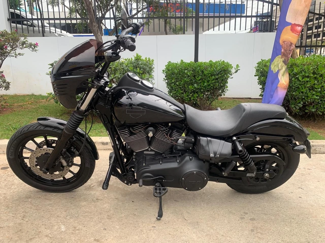 HARLEY-DAVIDSON DYNA LOW RIDER