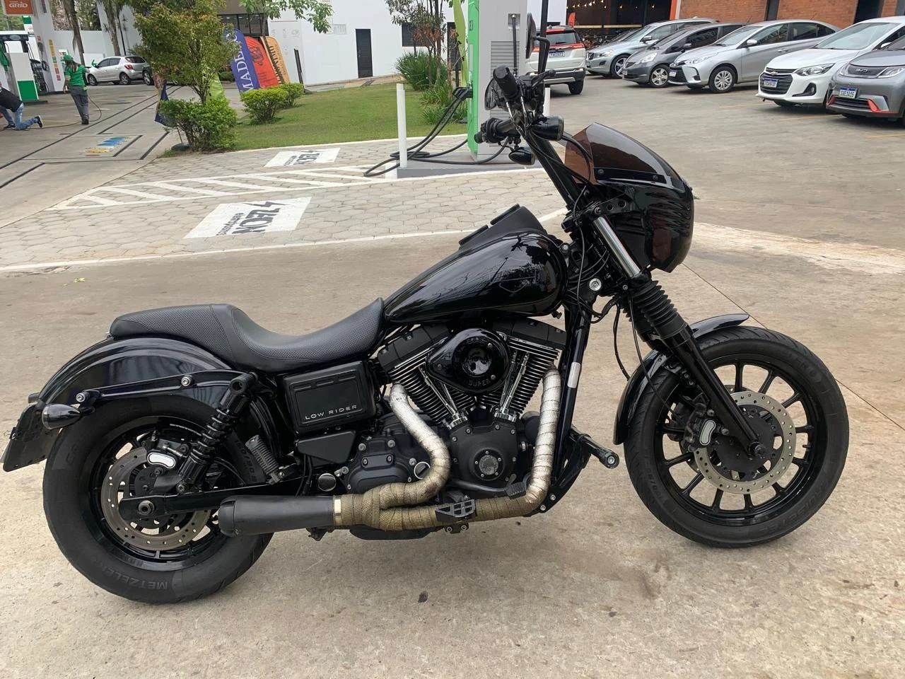 HARLEY-DAVIDSON DYNA LOW RIDER