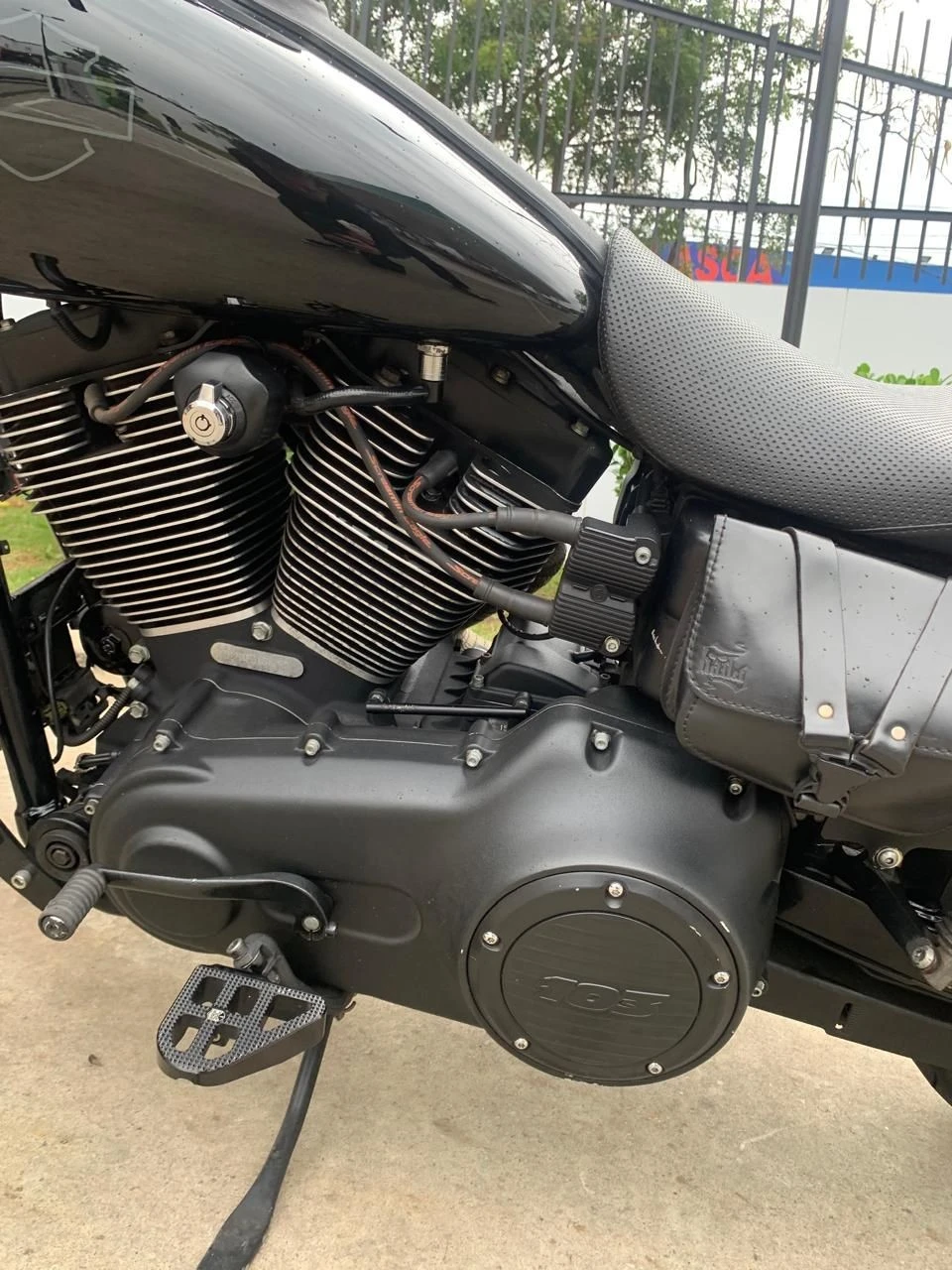 HARLEY-DAVIDSON DYNA LOW RIDER