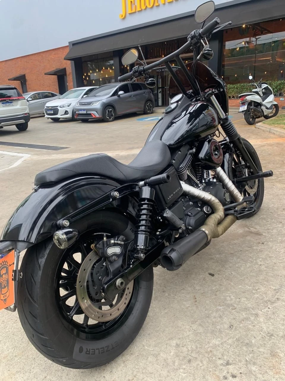 HARLEY-DAVIDSON DYNA LOW RIDER
