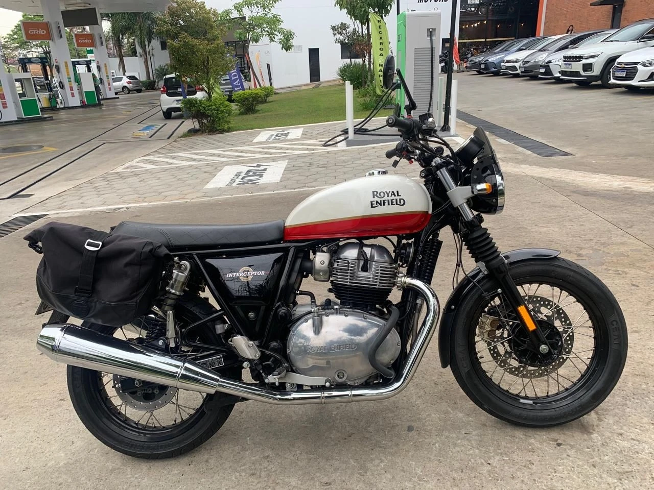 ROYAL ENFIELD INTERCEPTOR 