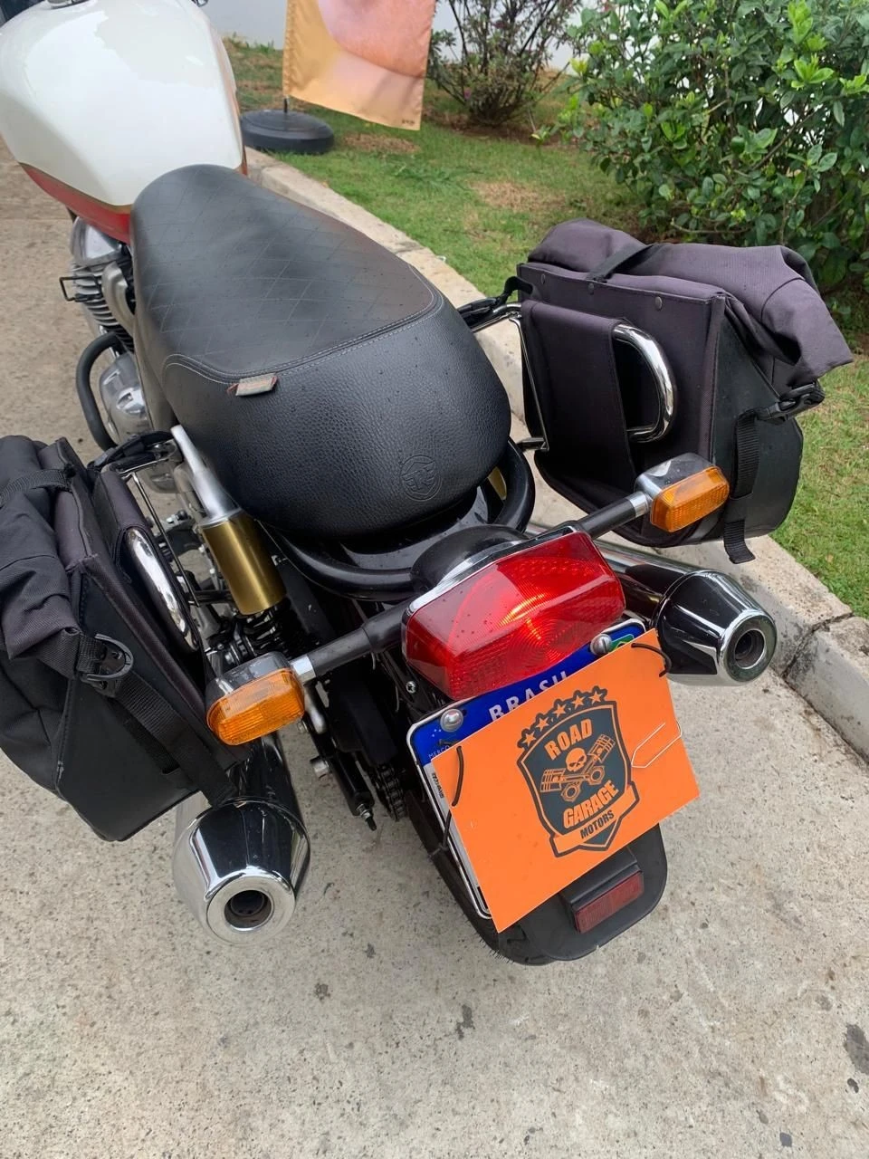 ROYAL ENFIELD INTERCEPTOR 