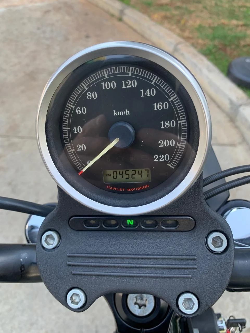 HARLEY-DAVIDSON SPORTSTER XL 883 R