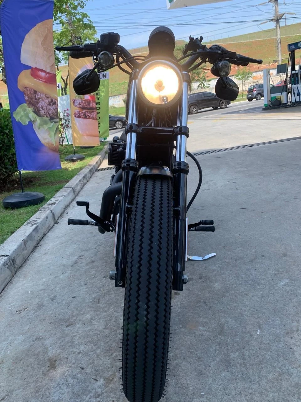 HARLEY-DAVIDSON SPORTSTER XL 883 R