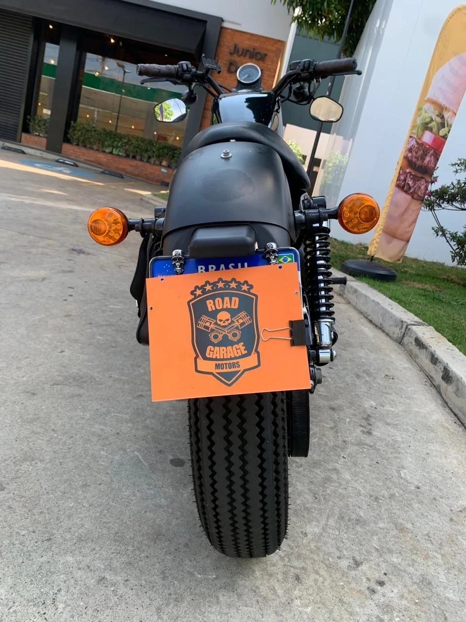 HARLEY-DAVIDSON SPORTSTER XL 883 R