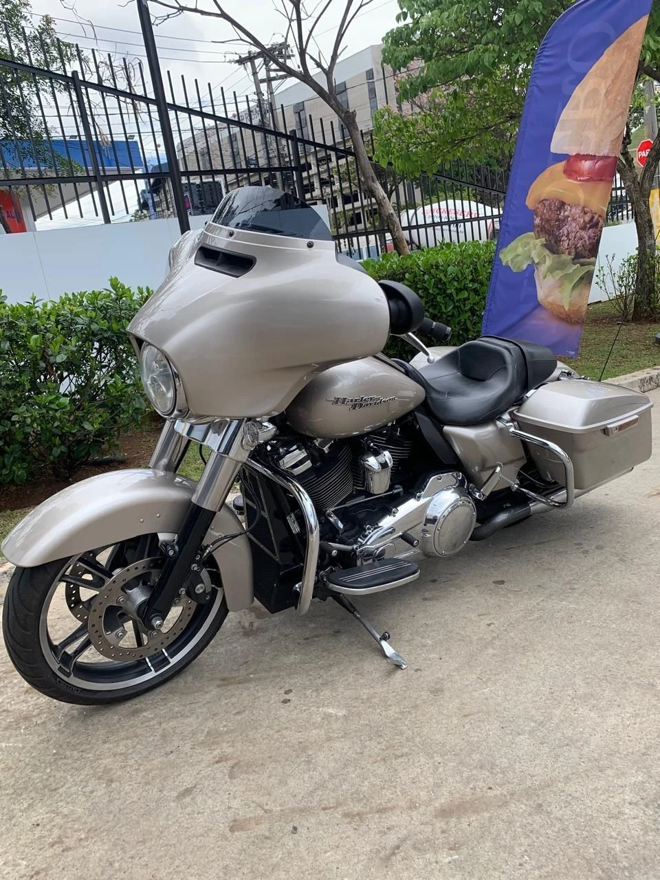 HARLEY-DAVIDSON STREET GLIDE SPECIAL