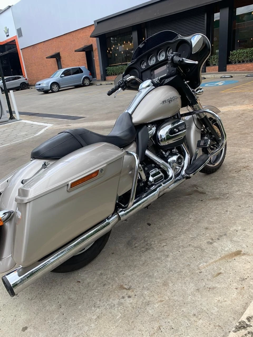 HARLEY-DAVIDSON STREET GLIDE SPECIAL