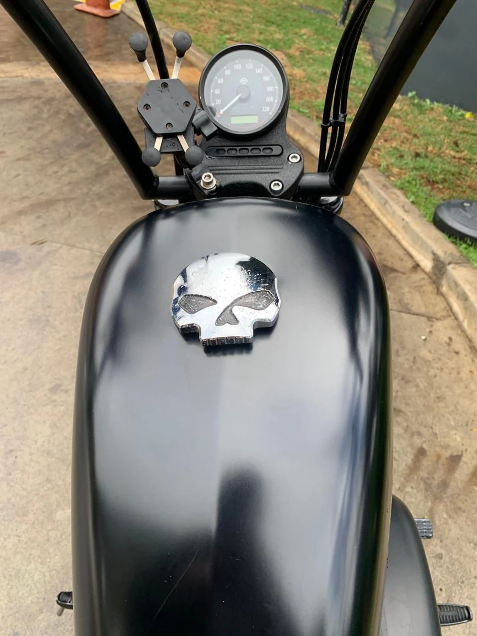 HARLEY-DAVIDSON SPORTSTER XL 883 N IRON