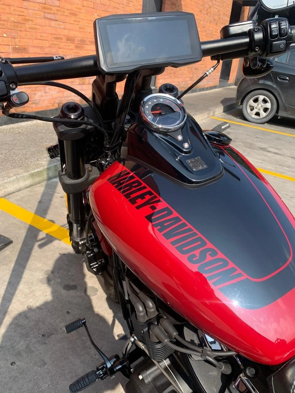 HARLEY-DAVIDSON SOFTAIL FAT BOB 114