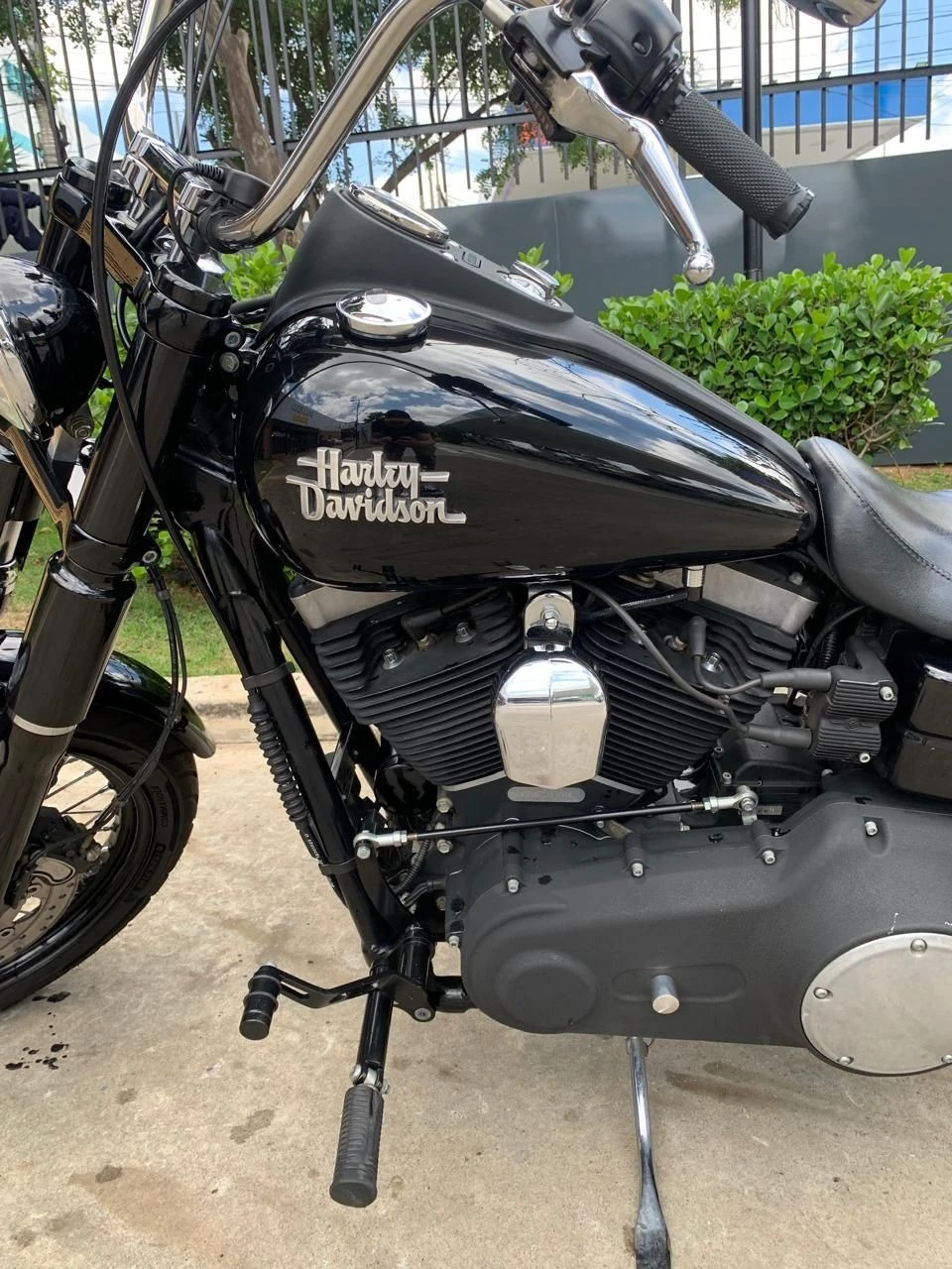 HARLEY-DAVIDSON DYNA STREET BOB