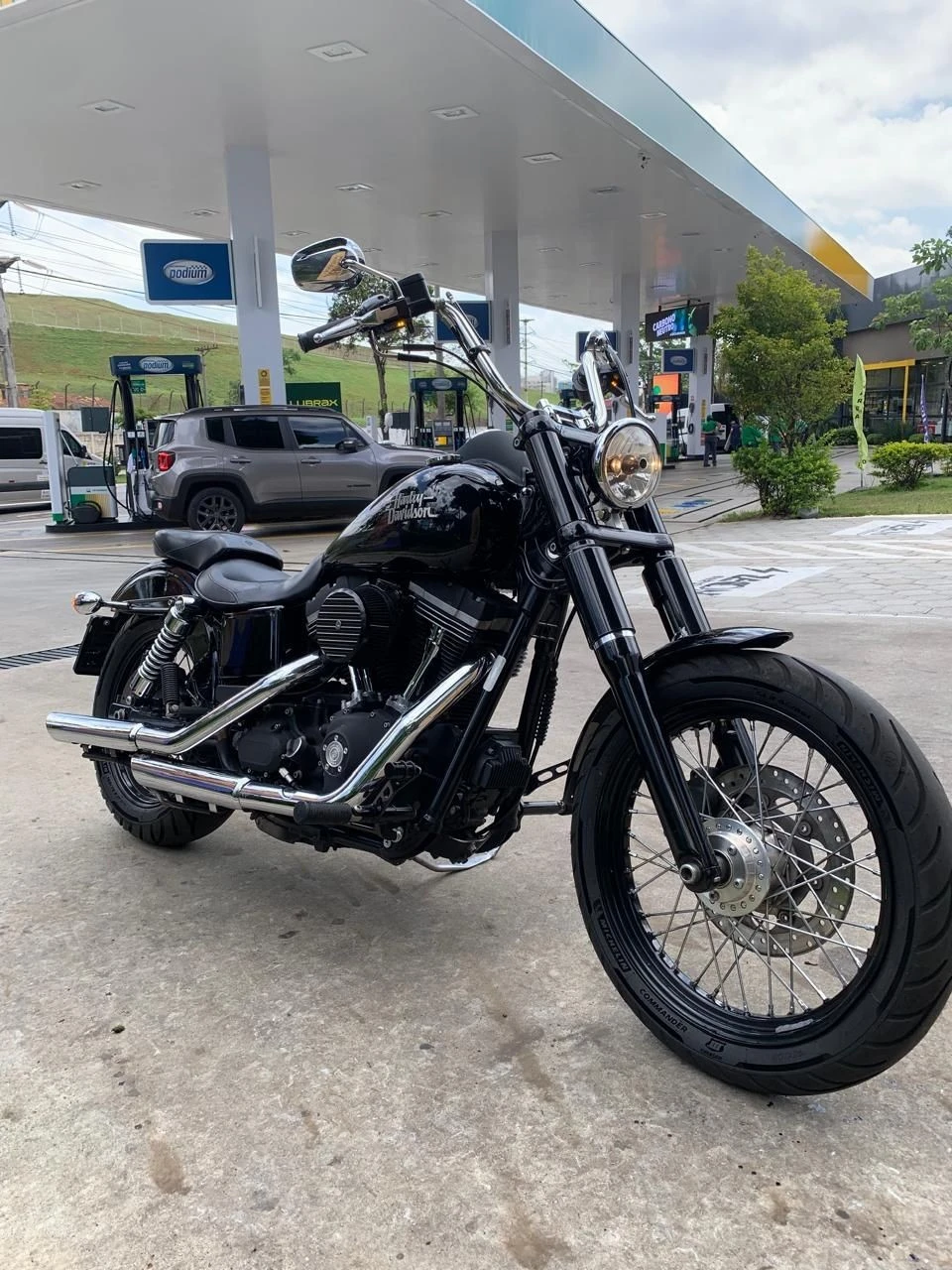 HARLEY-DAVIDSON DYNA STREET BOB