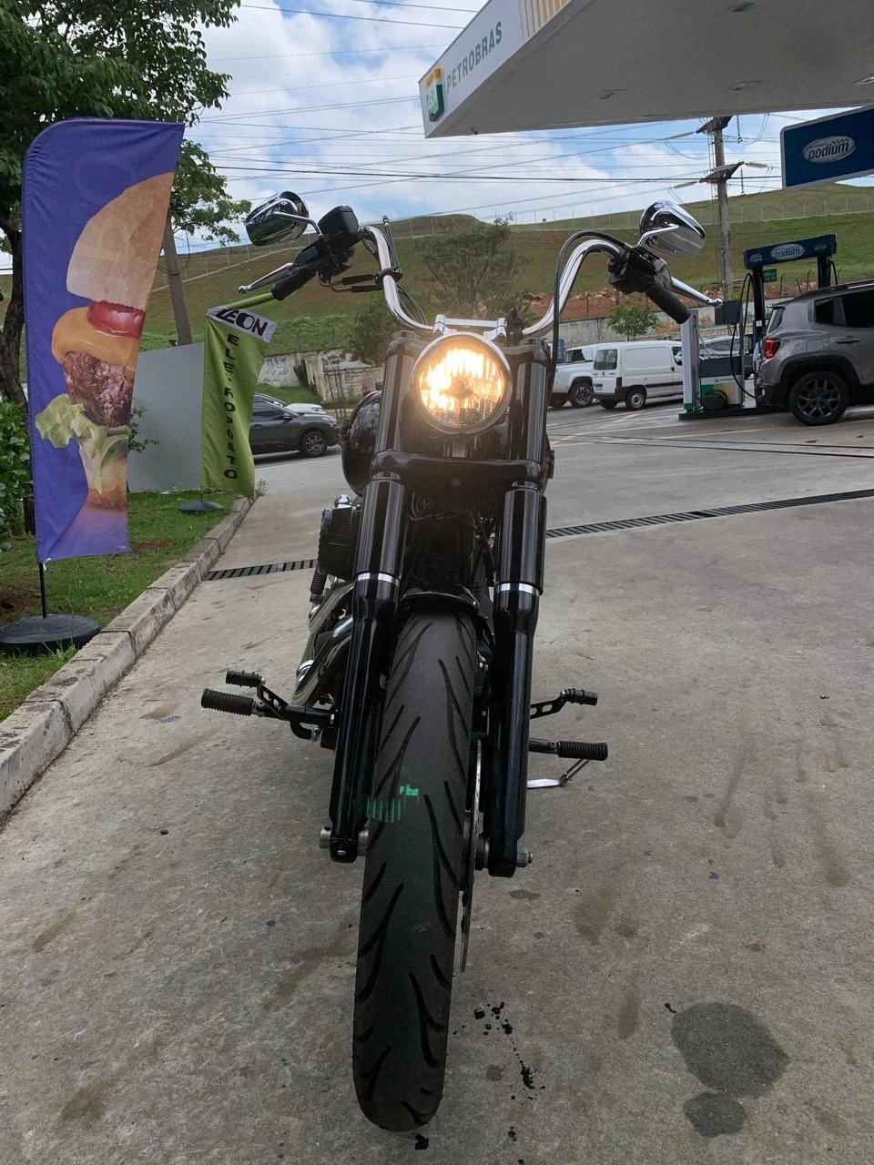 HARLEY-DAVIDSON DYNA STREET BOB