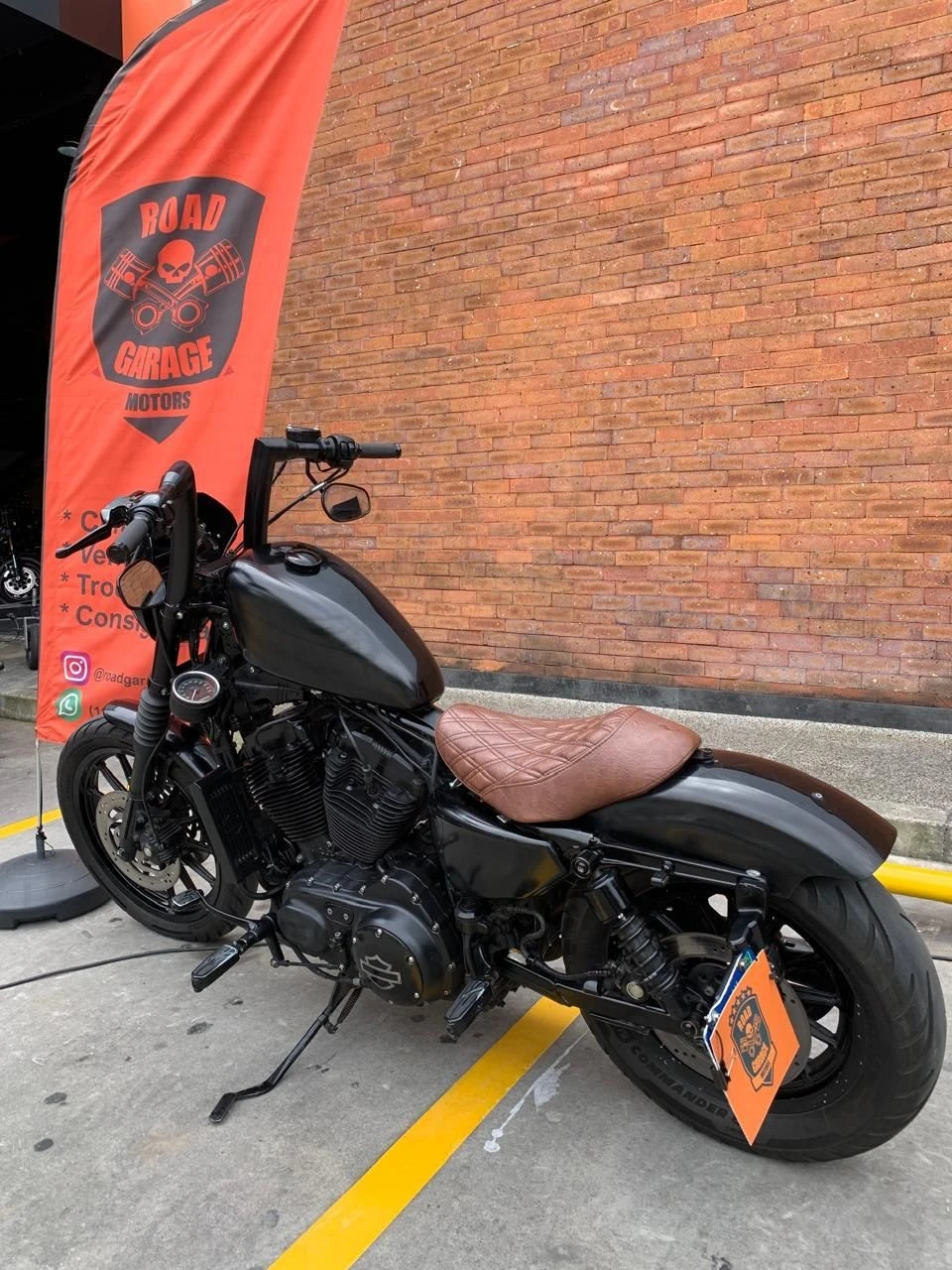 HARLEY-DAVIDSON SPORTSTER XL 883 R