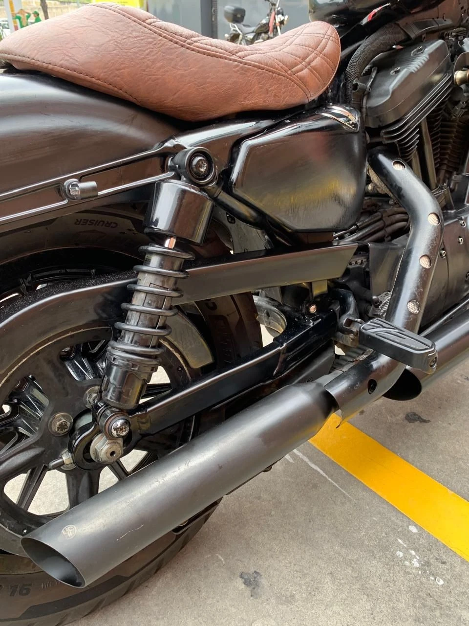 HARLEY-DAVIDSON SPORTSTER XL 883 R