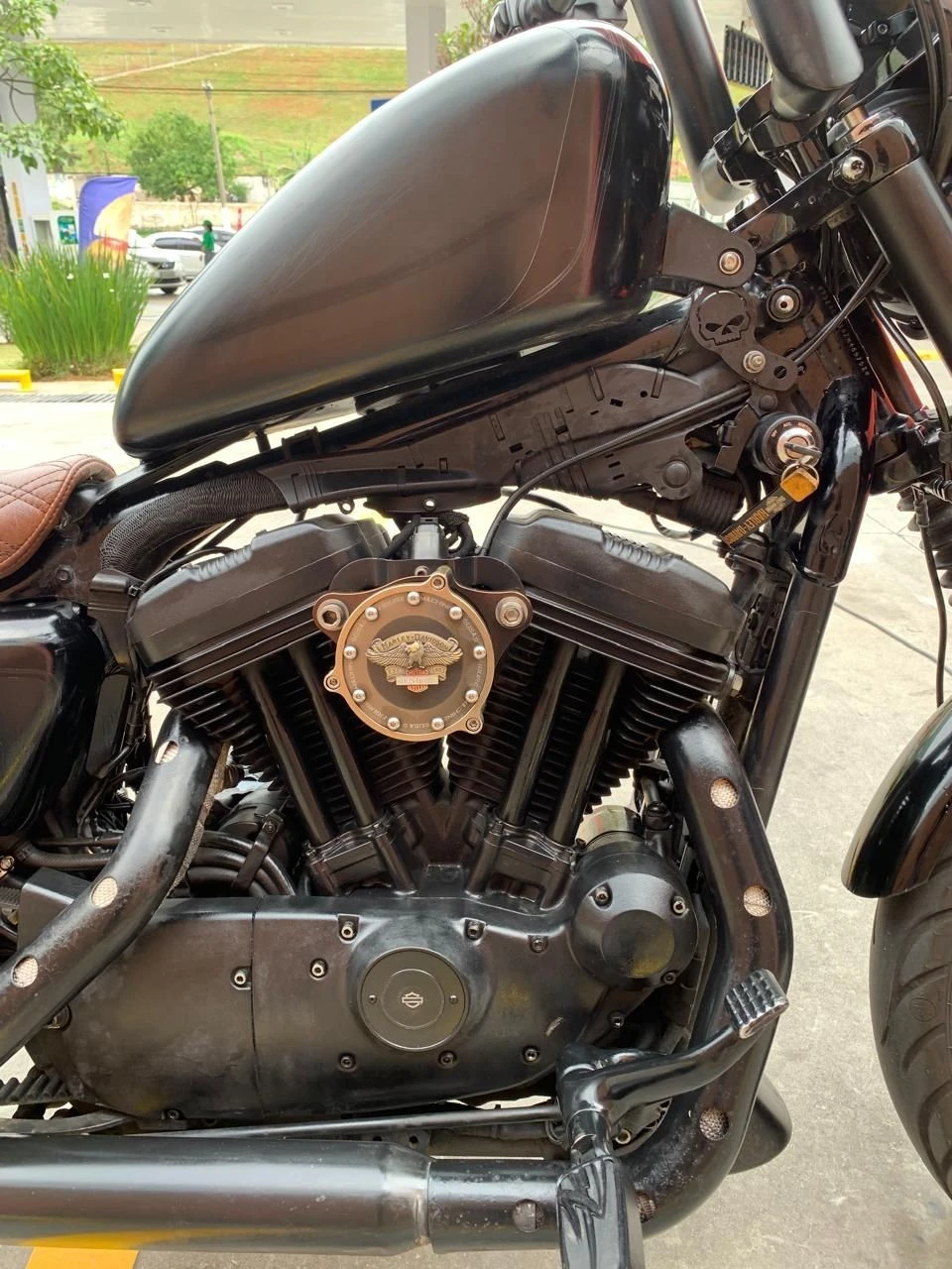 HARLEY-DAVIDSON SPORTSTER XL 883 R