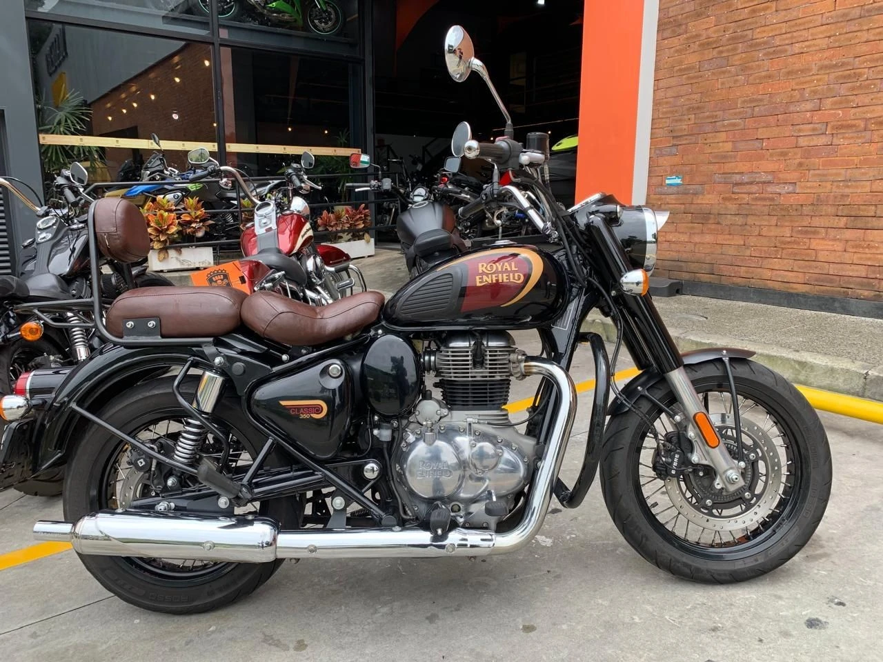 ROYAL ENFIELD CLASSIC 500