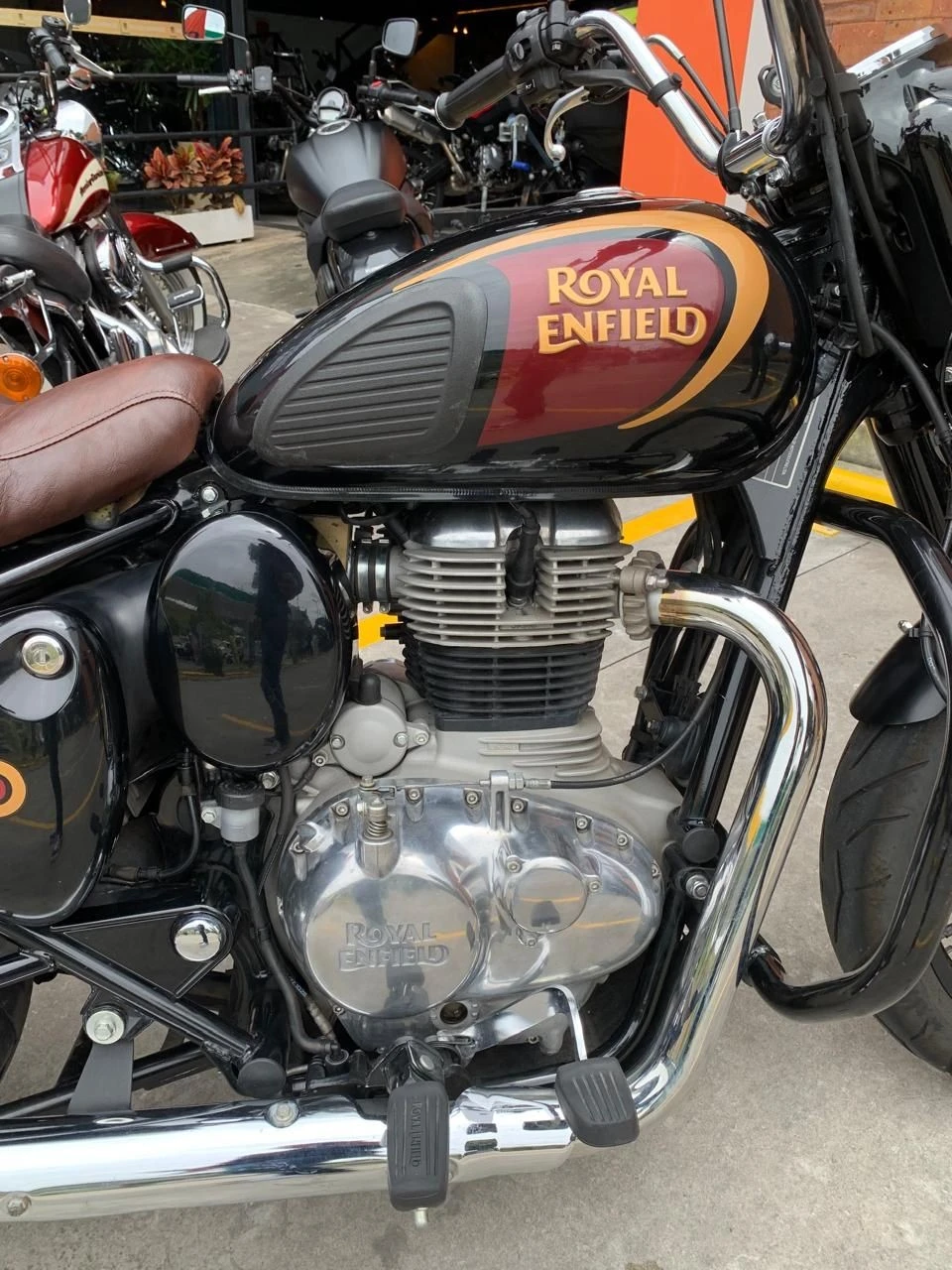 ROYAL ENFIELD CLASSIC 500