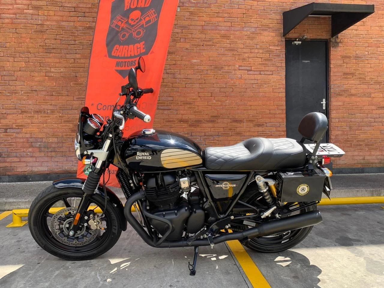 ROYAL ENFIELD INTERCEPTOR 