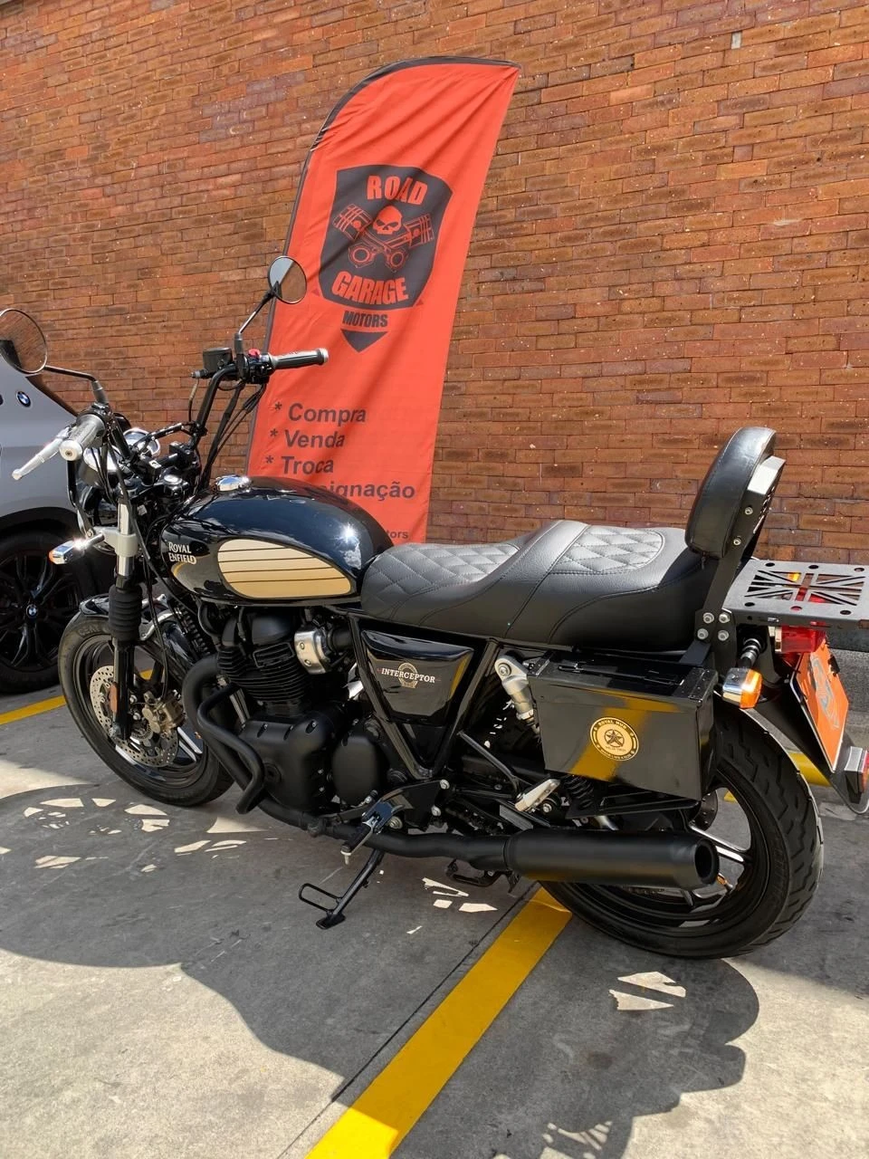 ROYAL ENFIELD INTERCEPTOR 