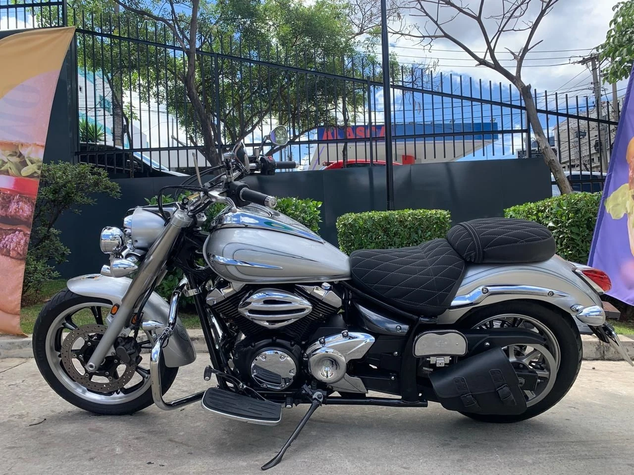 YAMAHA XVS 950A MIDNIGHT STAR