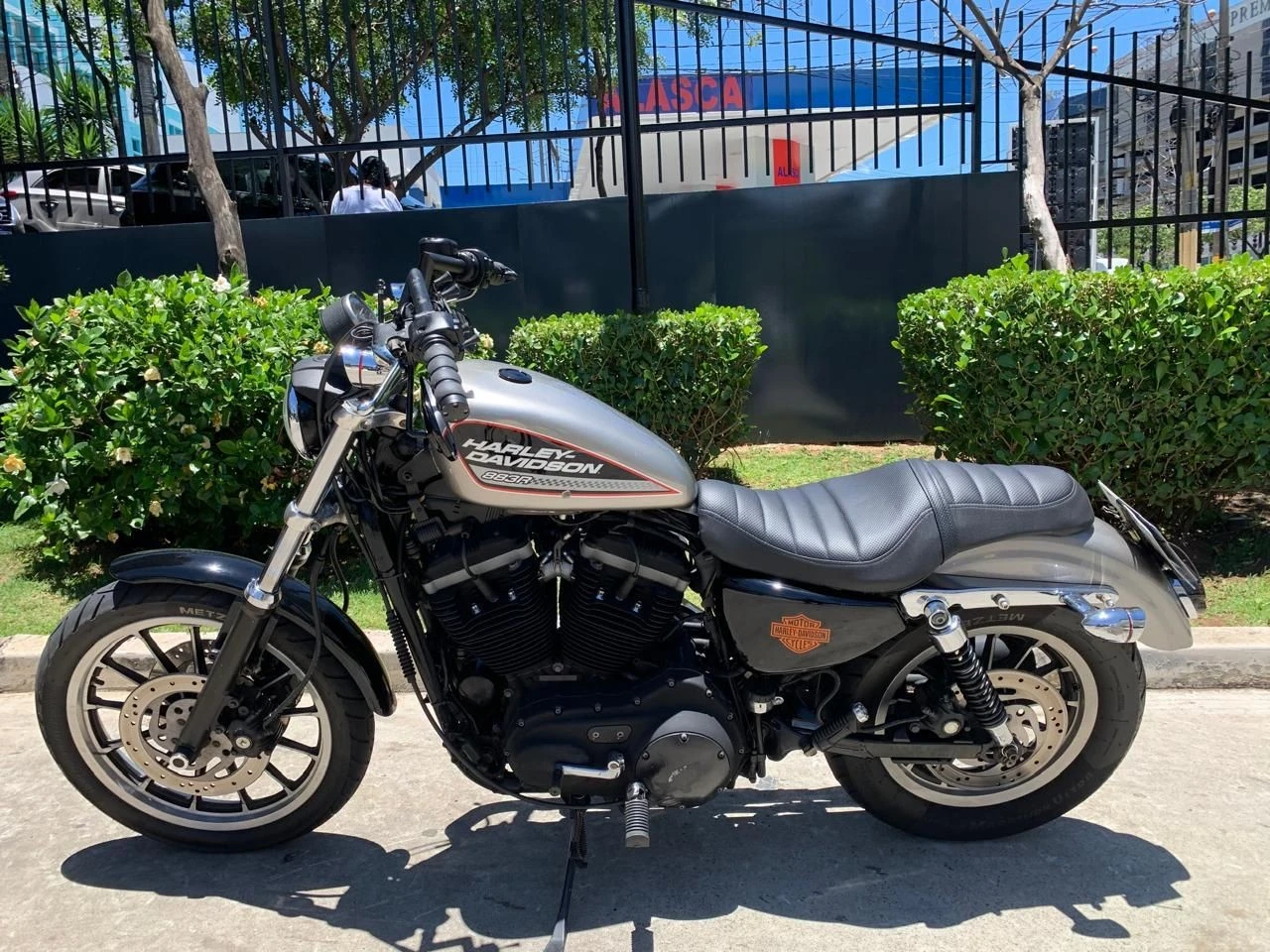 HARLEY-DAVIDSON SPORTSTER XL 883 R