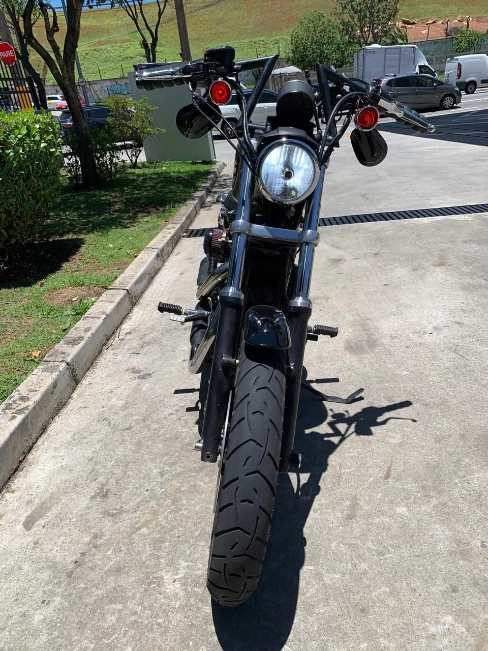 HARLEY-DAVIDSON SPORTSTER XL 883 R