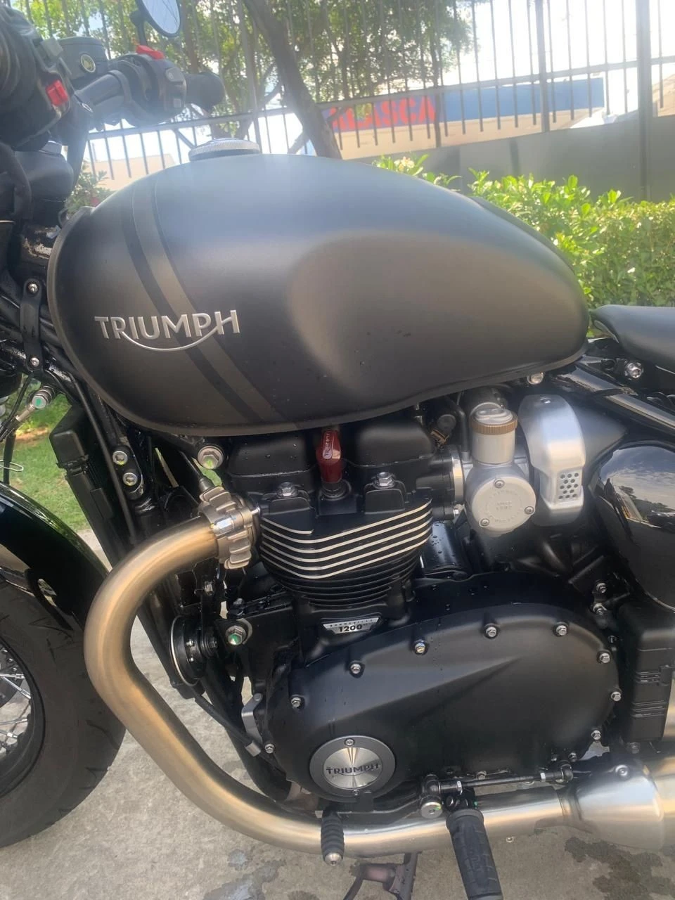 TRIUMPH BONNEVILLE BOBBER 1200