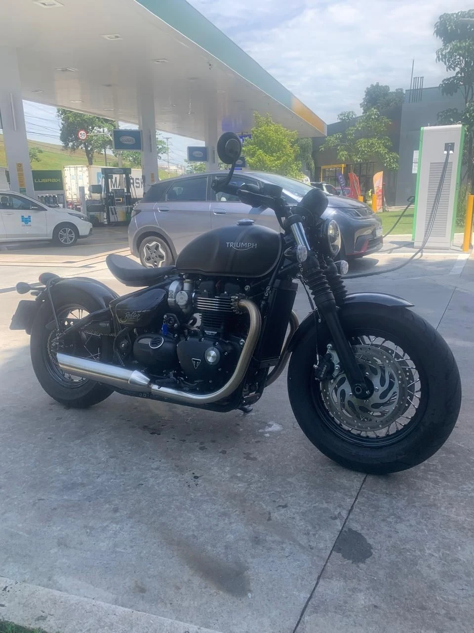 TRIUMPH BONNEVILLE BOBBER 1200