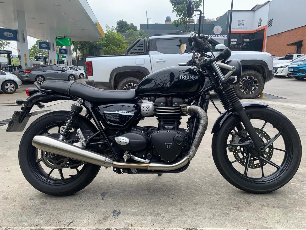 TRIUMPH STREET TWIN