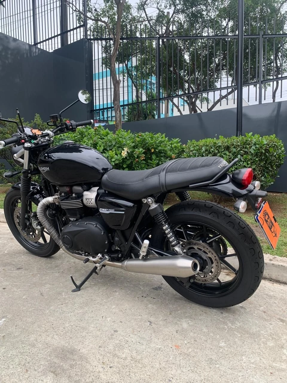 TRIUMPH STREET TWIN