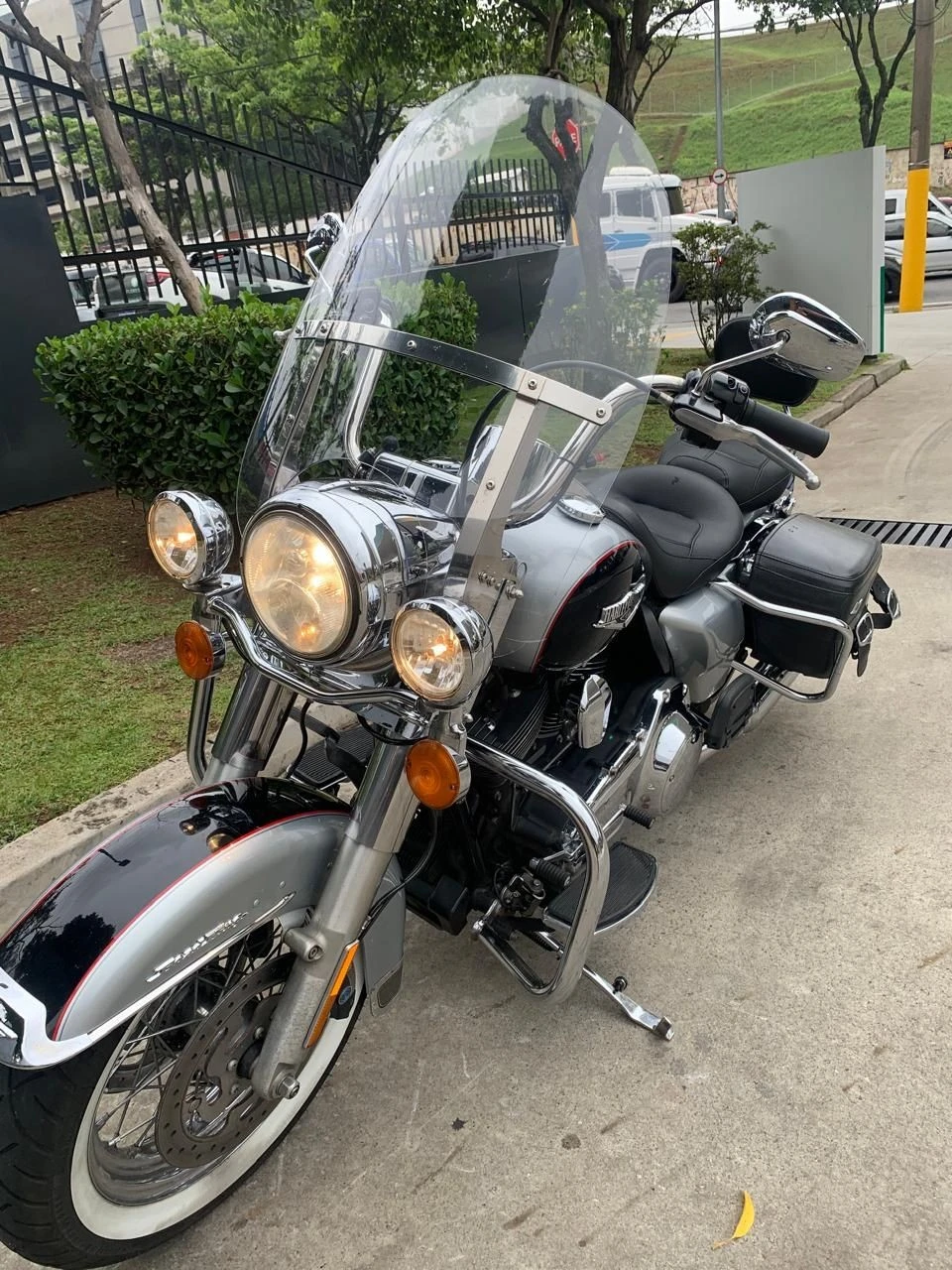 HARLEY-DAVIDSON ROAD KING CLASSIC