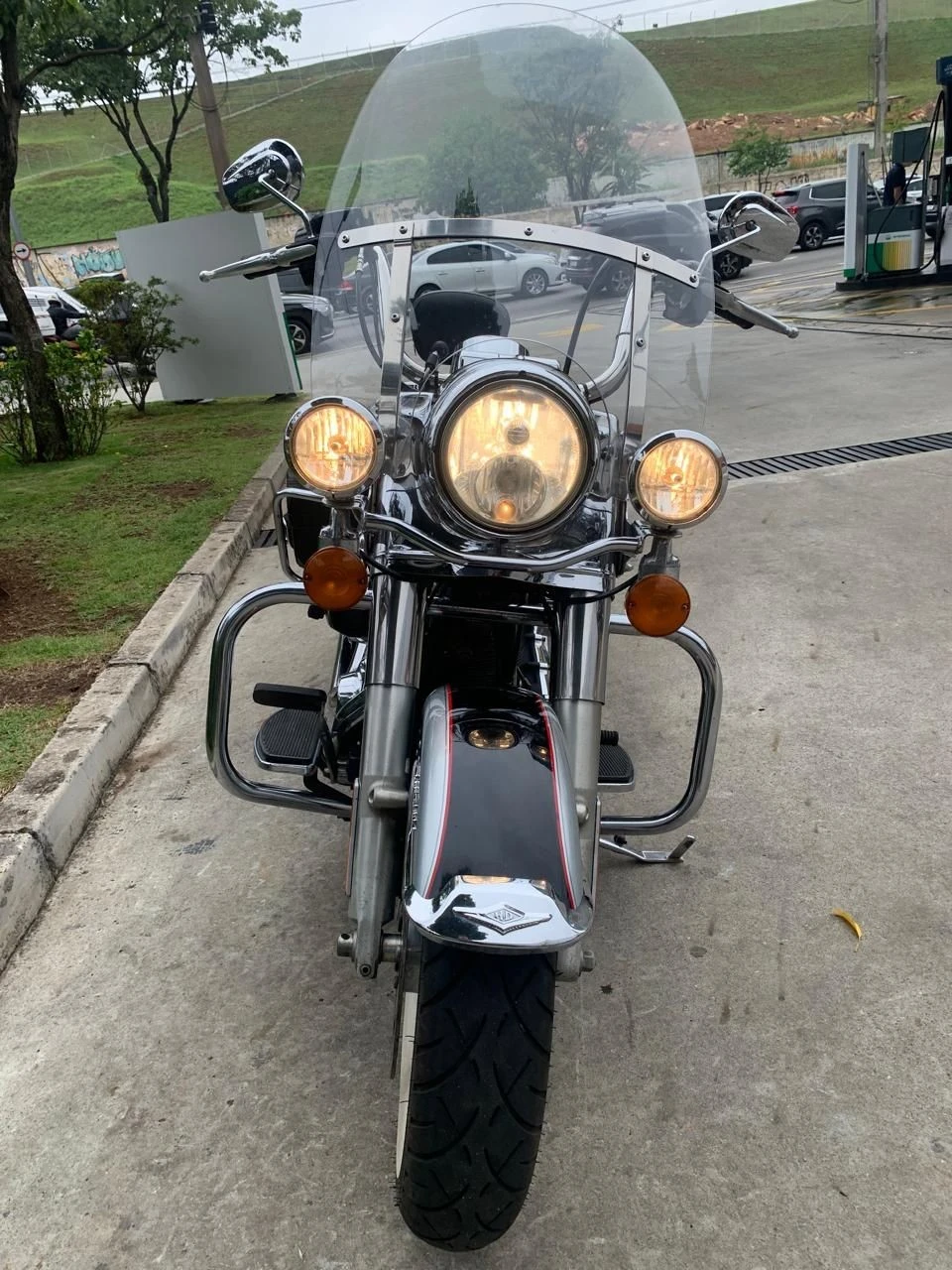 HARLEY-DAVIDSON ROAD KING CLASSIC