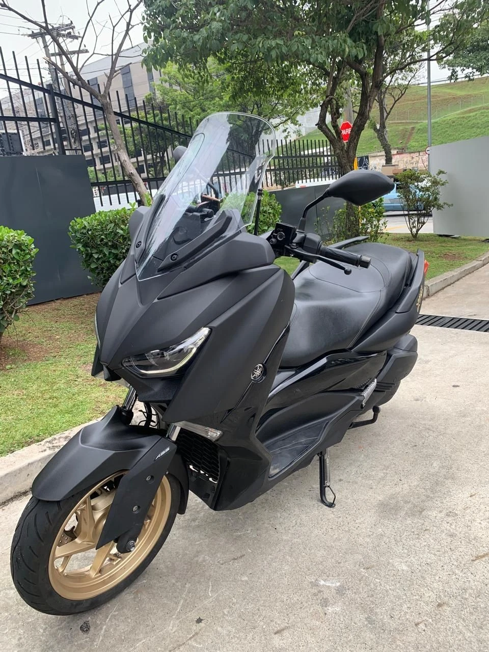 YAMAHA XMAX ABS