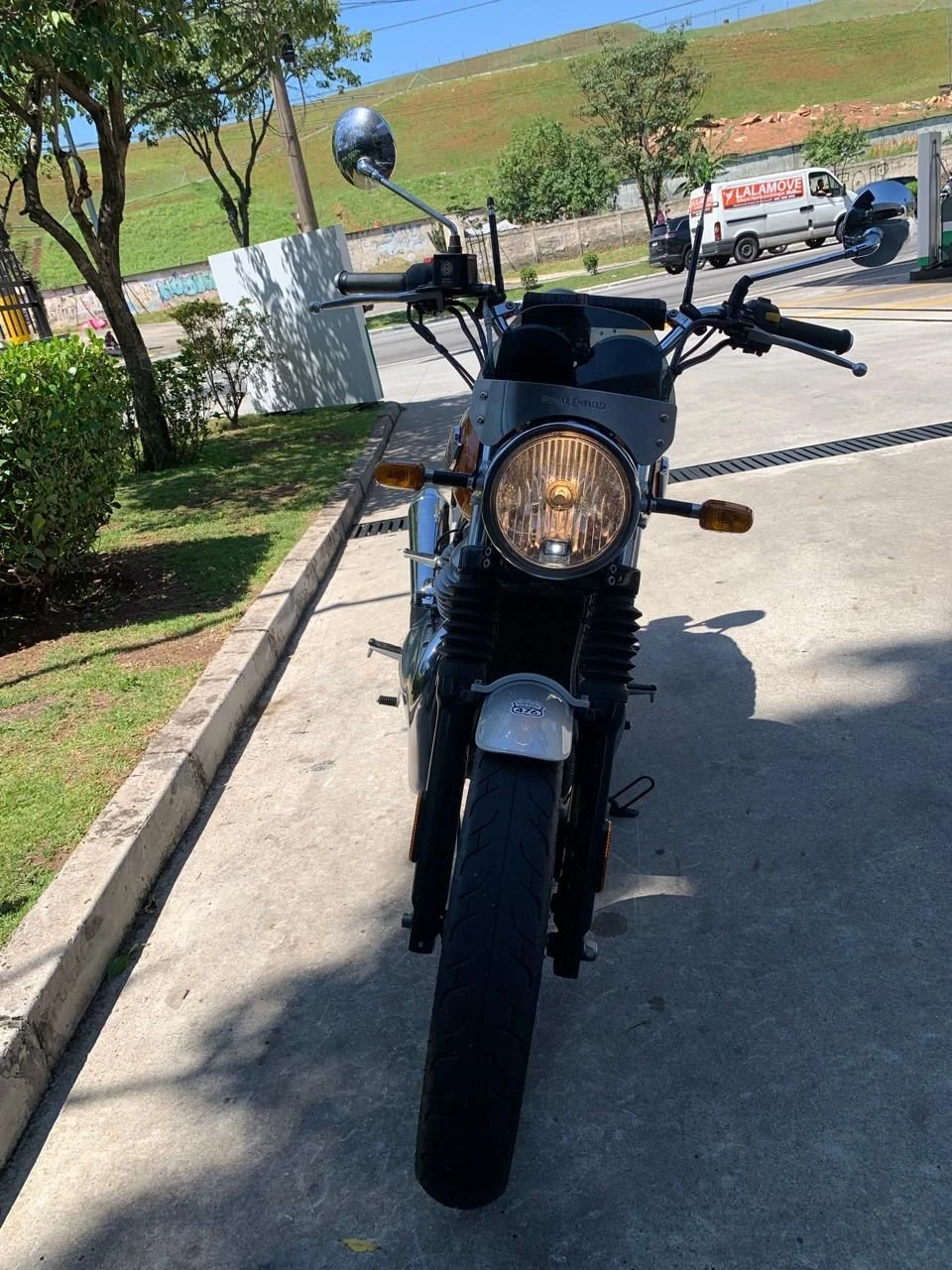 ROYAL ENFIELD INTERCEPTOR 