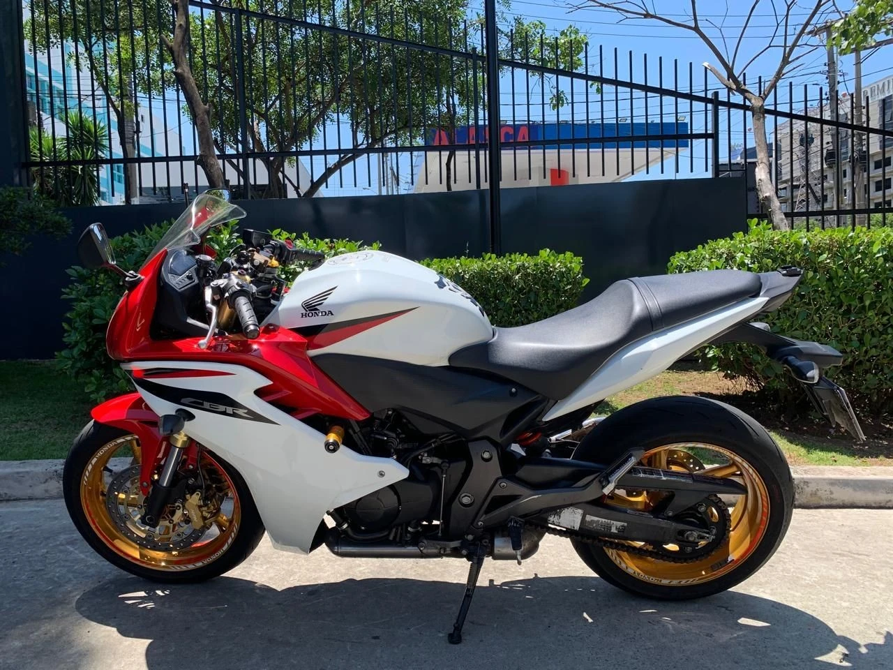 HONDA CBR 600F