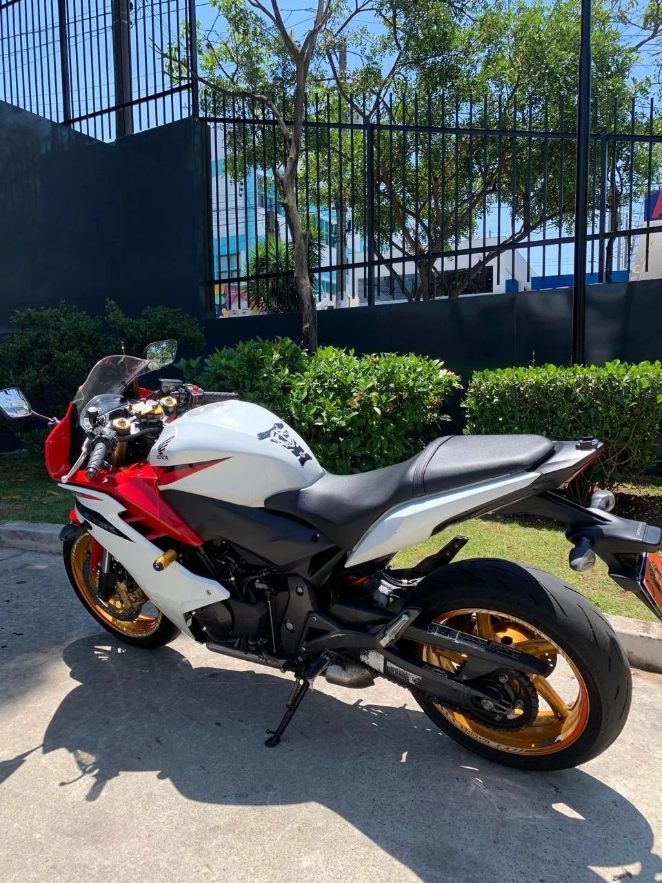 HONDA CBR 600F
