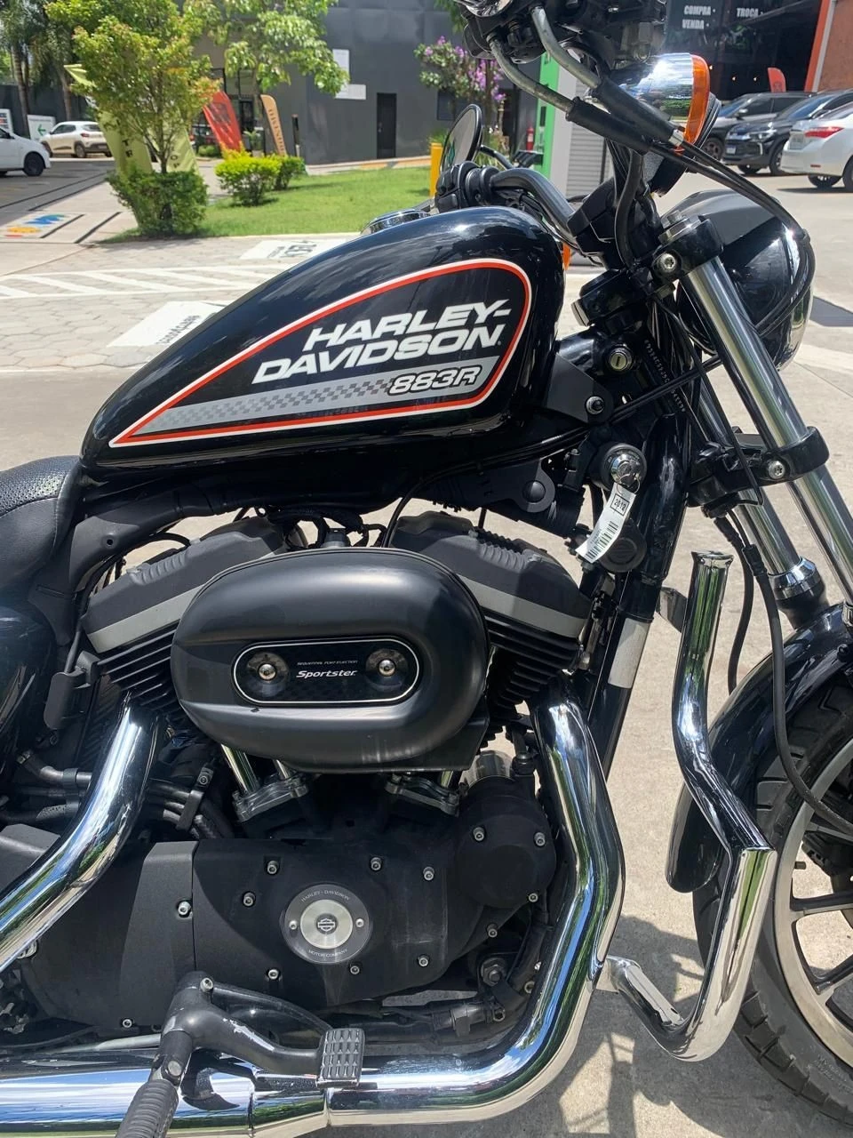 HARLEY-DAVIDSON SPORTSTER XL 883 R