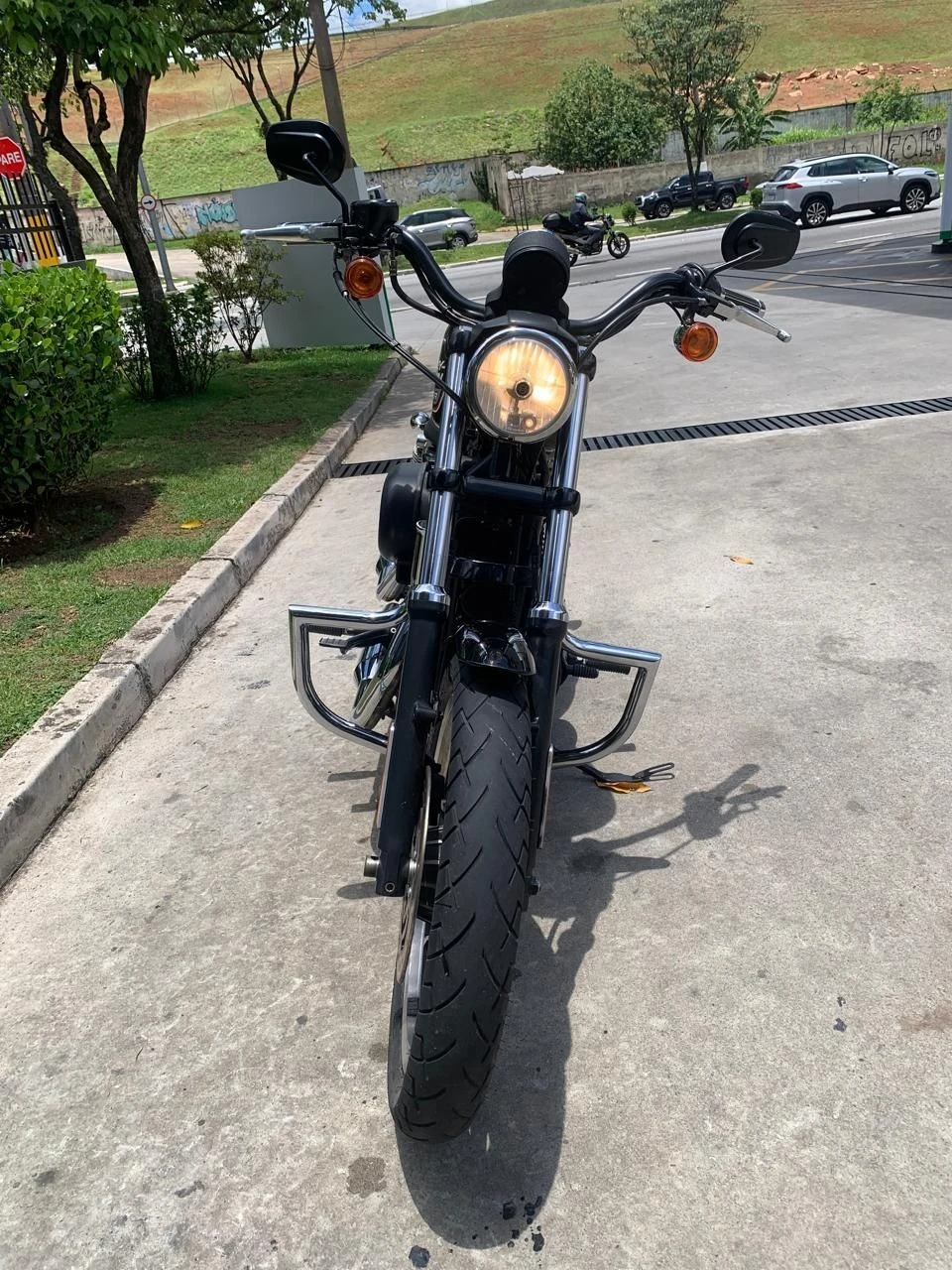 HARLEY-DAVIDSON SPORTSTER XL 883 R