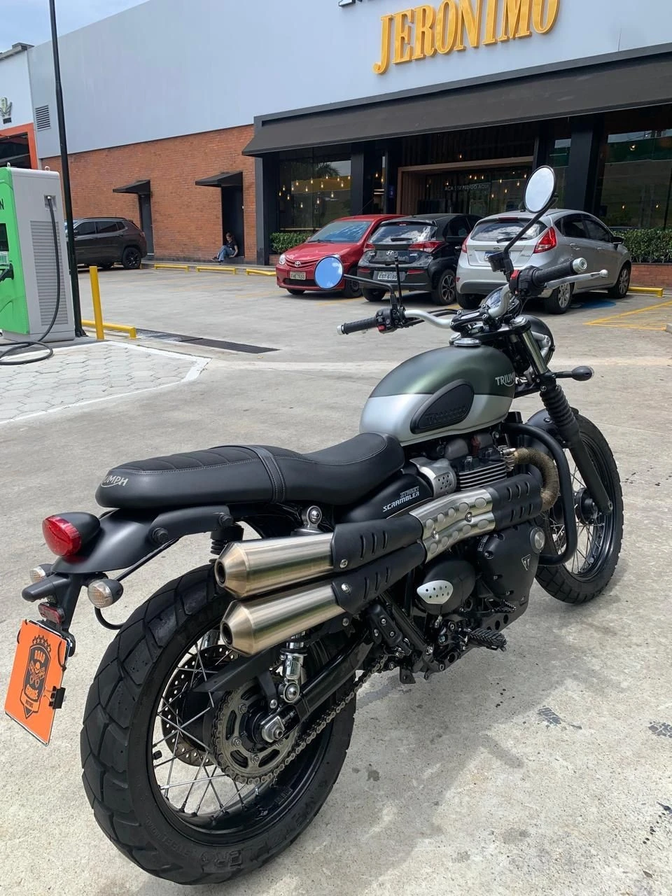 TRIUMPH STREET SCRAMBLER